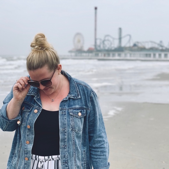 Meet your Posher, Kelsey - Picture 1 of 1